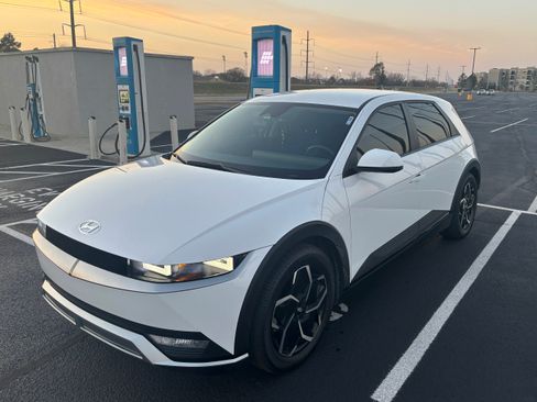 Used 2023 Hyundai Ioniq 5 SEL image 2