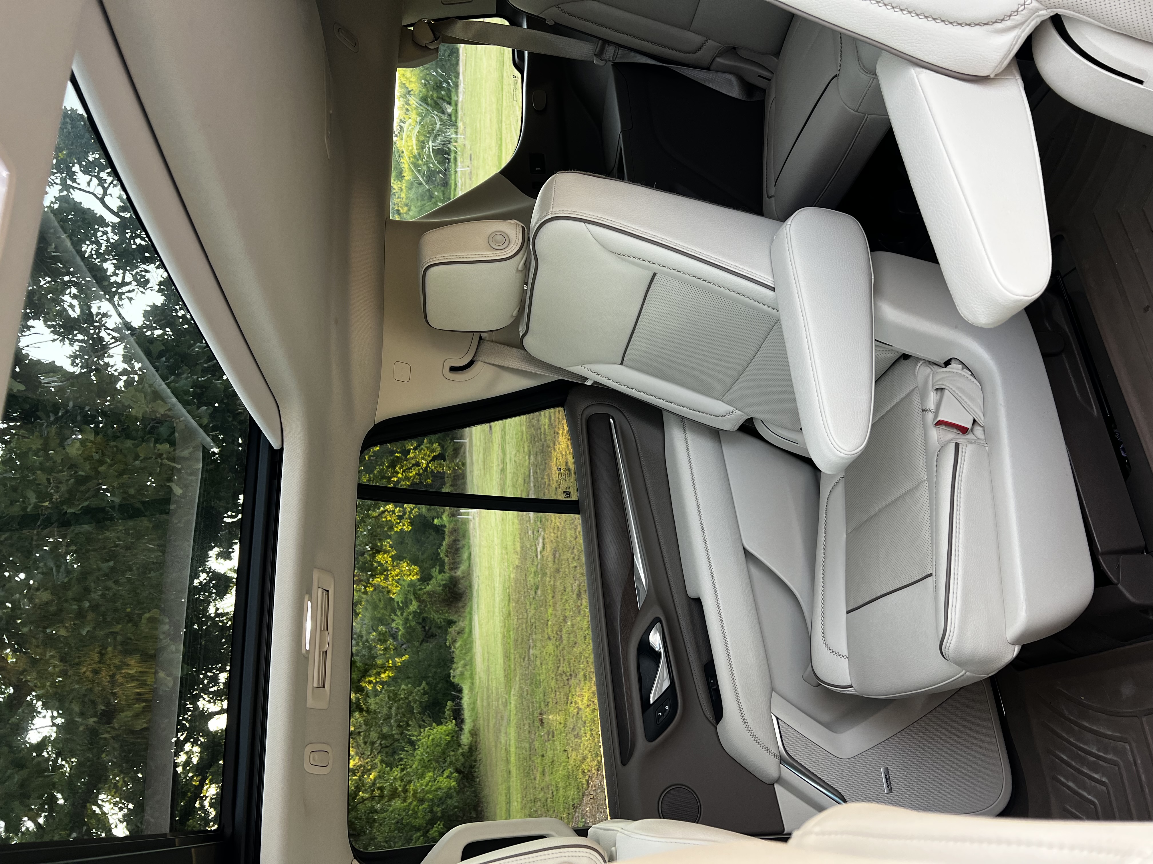Used 2024 GMC Yukon Denali AWD/4WD image 11