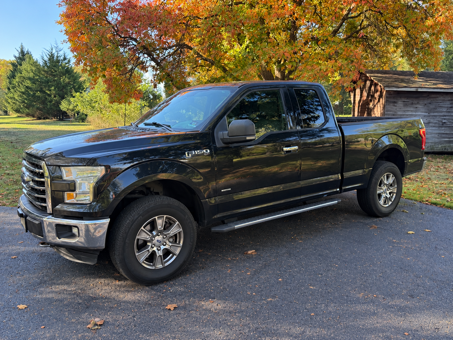 Used 2015 Ford F150 XLT w/ Equipment Group 302A Luxury AWD/4WD image 1