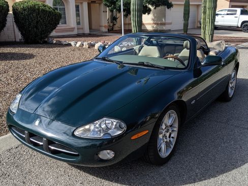 Used 2001 Jaguar XK8 Convertible image 12