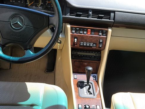 Used 1993 Mercedes-Benz 500 E image 14