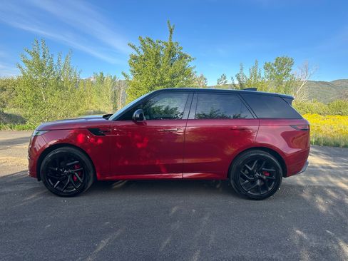 Used 2023 Land Rover Range Rover Sport SE Dynamic AWD/4WD image 2