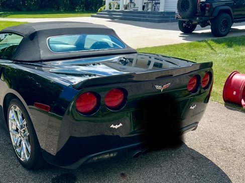 Used 2005 Chevrolet Corvette Convertible w/ Preferred Equipment Group image 4
