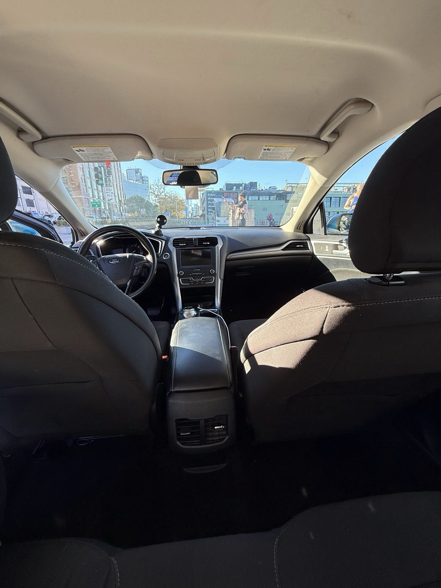Used 2019 Ford Fusion SE FWD image 18