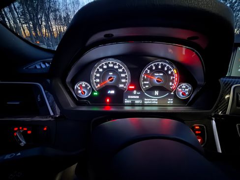 Used 2018 BMW M4 Coupe w/ Competition Package image 16