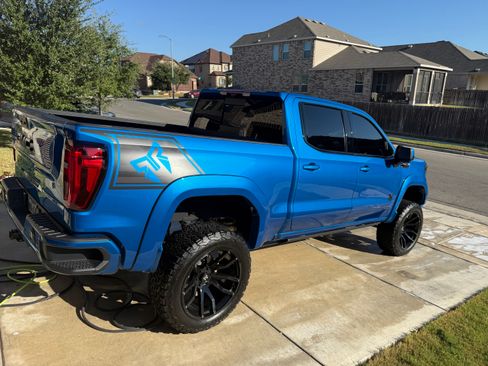 Used 2024 GMC Sierra 1500 AT4 w/ Technology Package image 6