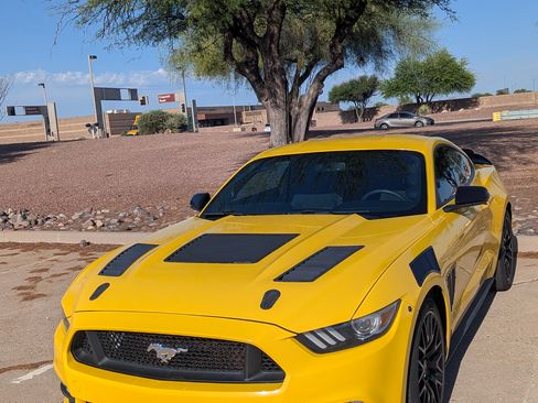 Used 2016 Ford Mustang GT w/ GT Performance Package RWD image 13