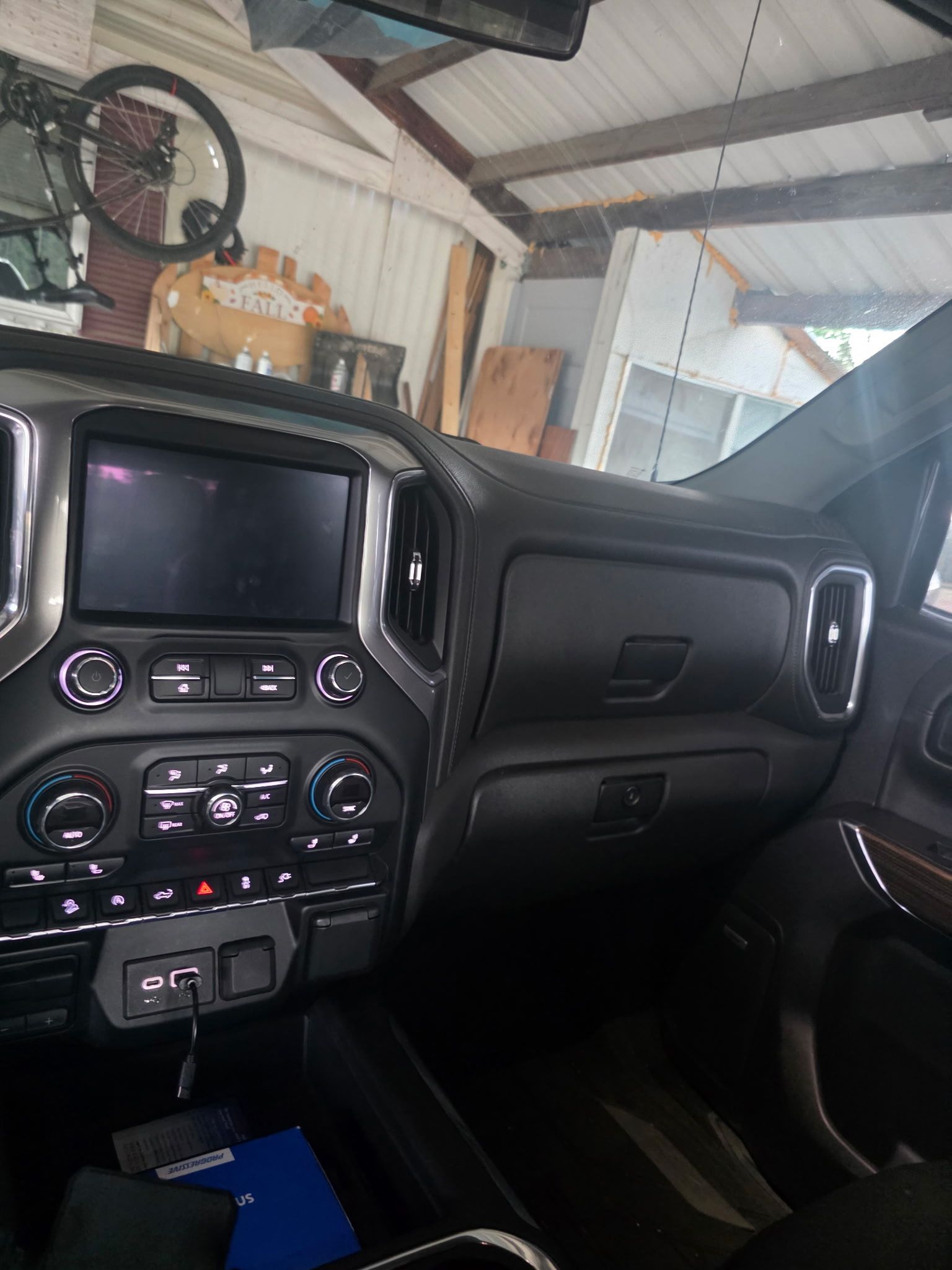 Used 2019 Chevrolet Silverado 1500 LT Trail Boss AWD/4WD image 9