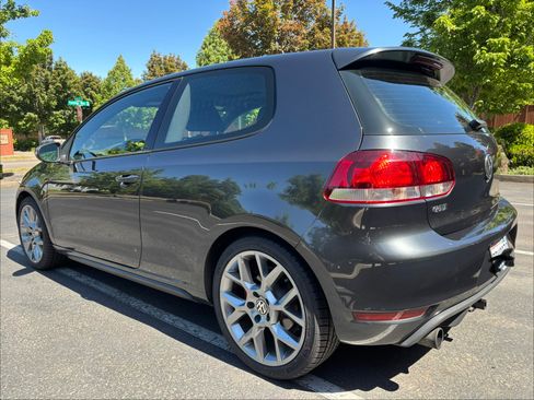 Used 2013 Volkswagen Golf 2-Door FWD image 8