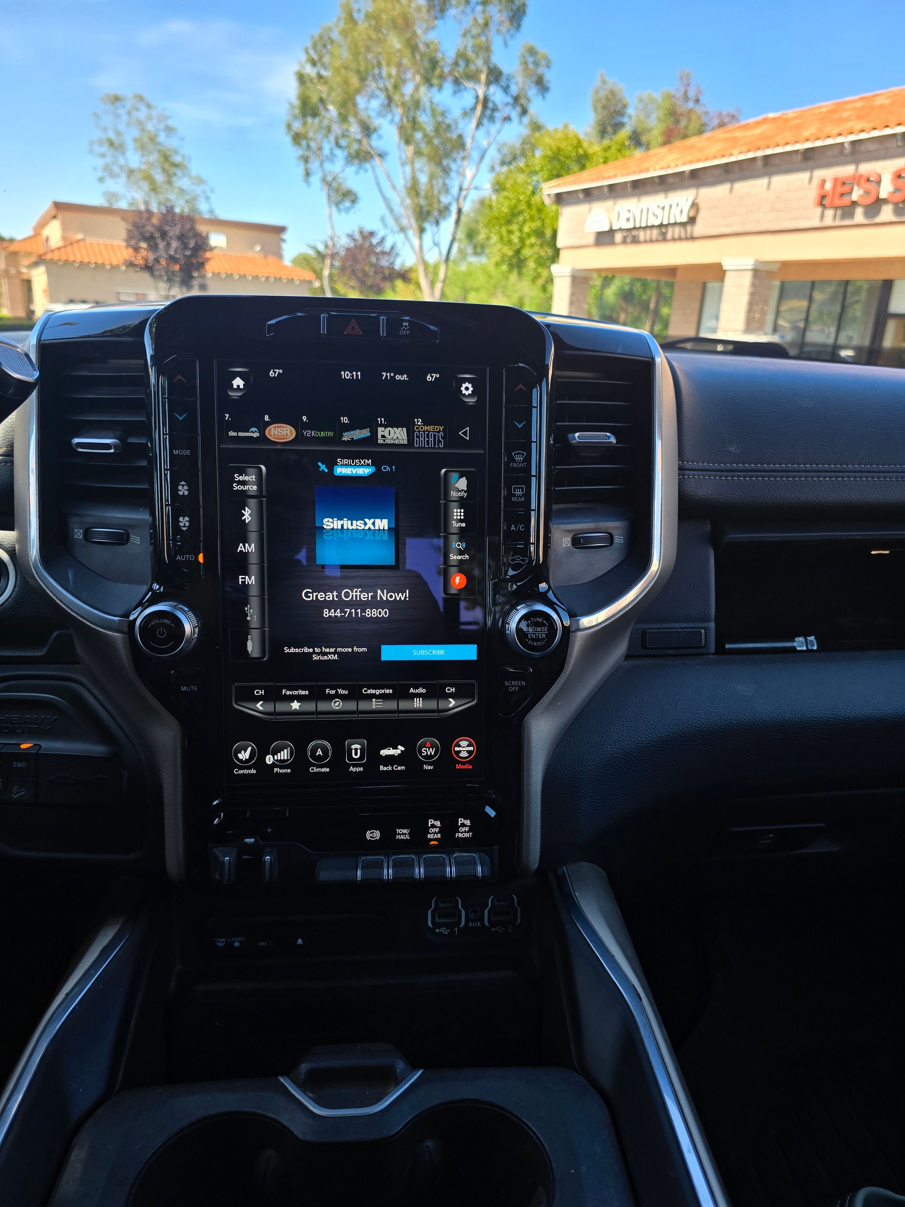 Used 2019 RAM 2500 Laramie AWD/4WD image 2