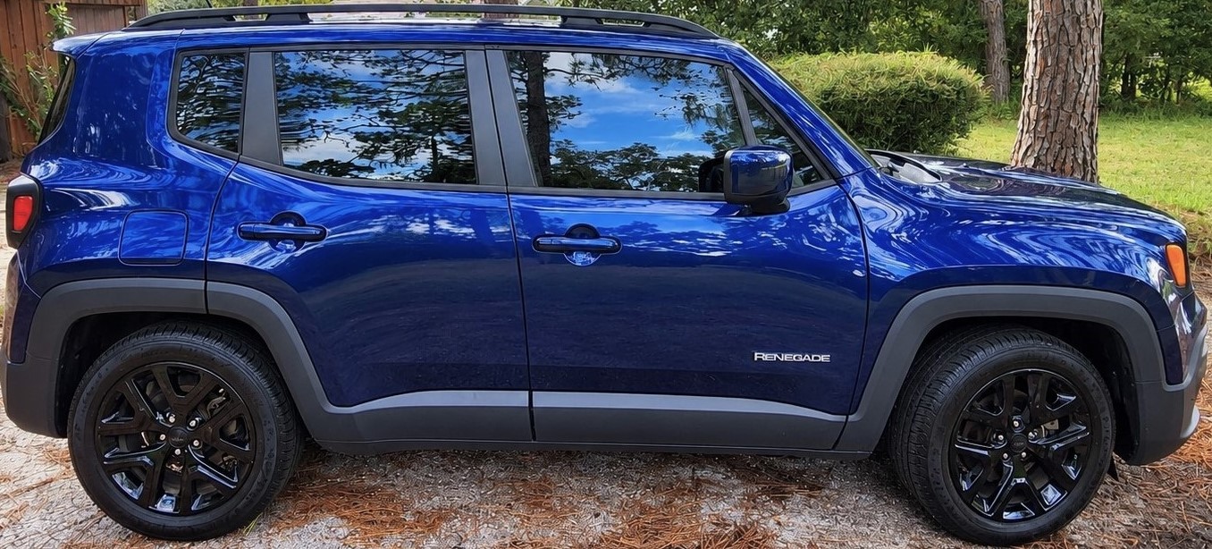 Used 2018 Jeep Renegade Altitude w/ Popular Equipment Group FWD image 2
