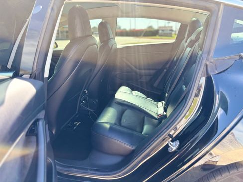 Used 2018 Tesla Model 3 Long Range image 12