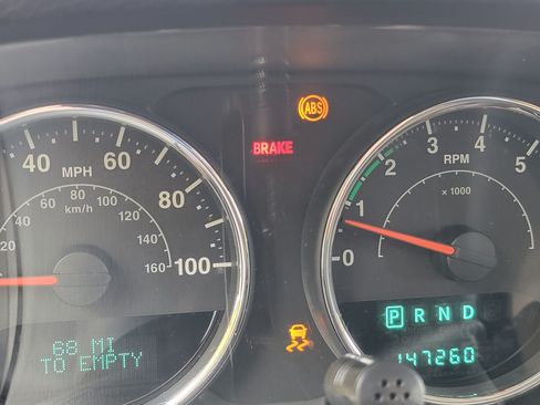 Used 2012 Jeep Wrangler Sahara w/ Connectivity Group AWD/4WD image 22