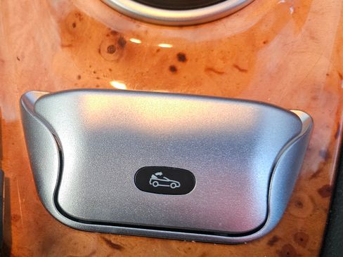 Used 2009 Mercedes-Benz SL 550 SL 550 Roadster 2D image 25