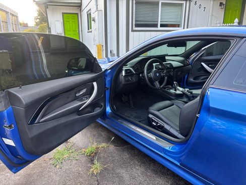 Used 2019 BMW 430i Coupe w/ M Sport Package RWD image 9