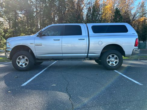 Used 2018 RAM 2500 Big Horn image 2