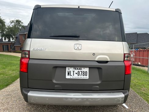 Used 2004 Honda Element EX image 10
