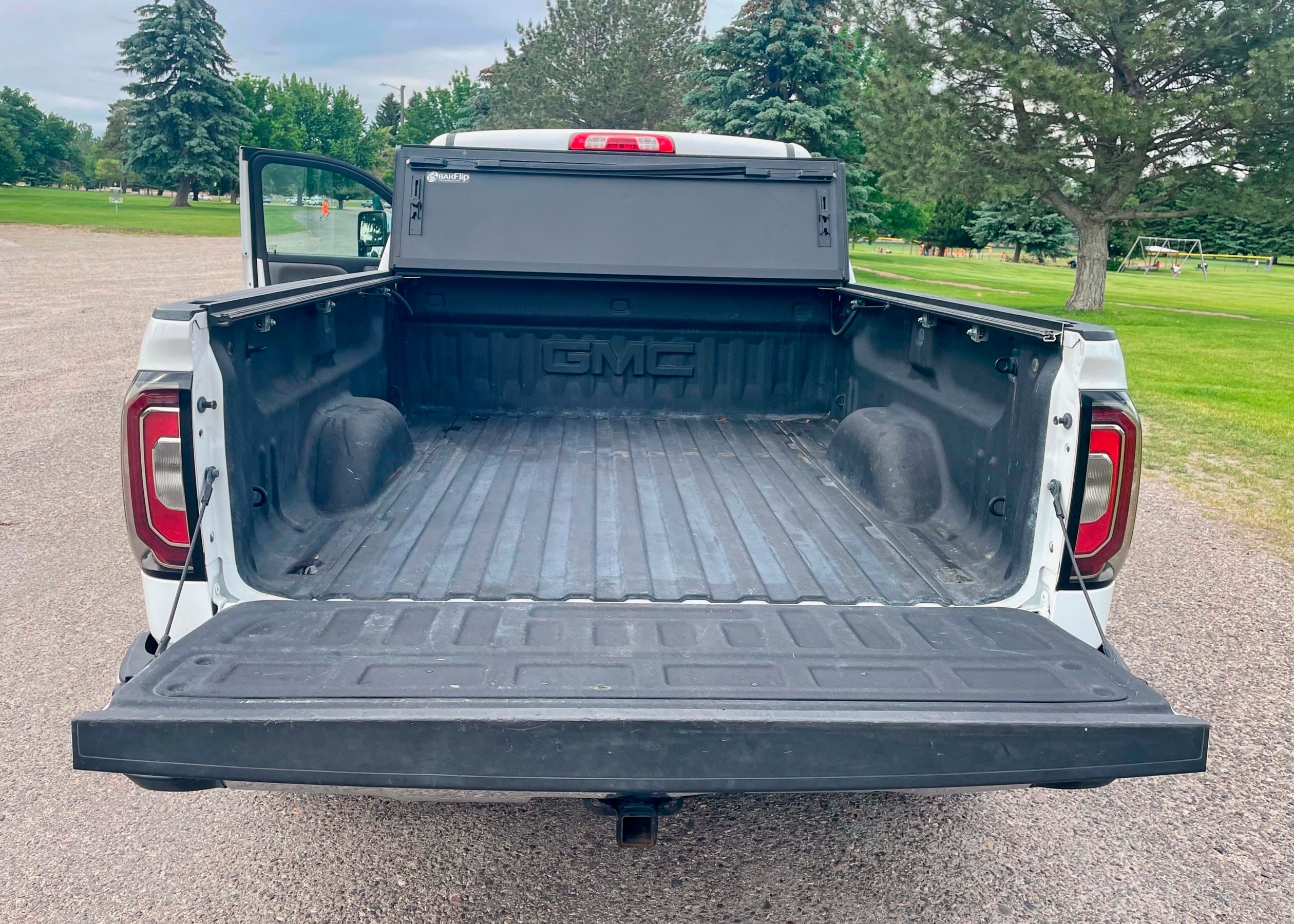 Used 2017 GMC Sierra 1500 SLT w/ Max Trailering Package AWD/4WD image 14