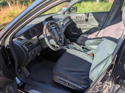 Used 2016 Honda Accord Sport image 16