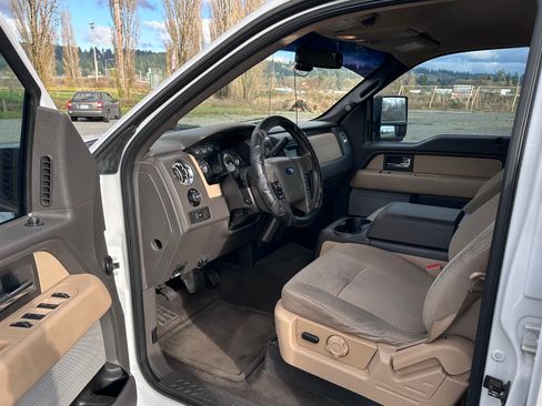 Used 2013 Ford F150 XLT w/ Luxury Equipment Group image 8
