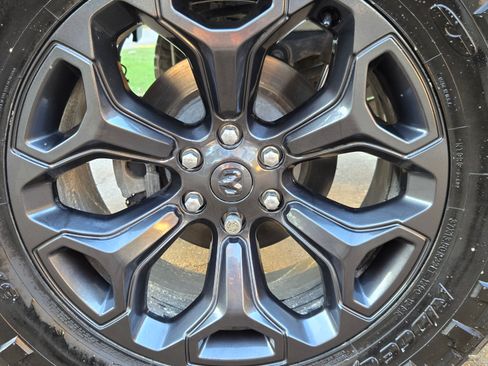 Used 2019 RAM 1500 Laramie image 15