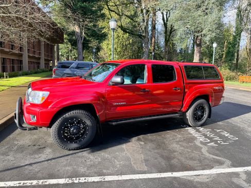 Used 2013 Toyota Tacoma 4x4 Double Cab w/ TRD Off-Road Pkg image 25