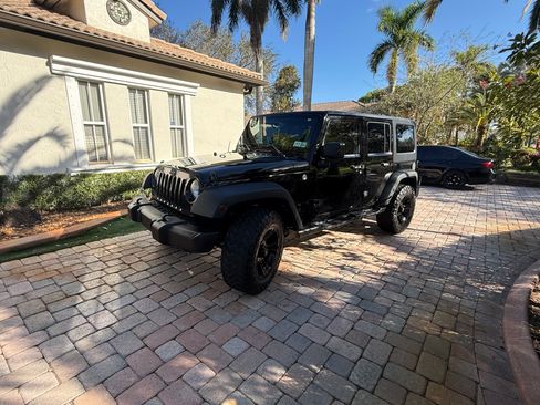 Used 2013 Jeep Wrangler Unlimited Sport image 5