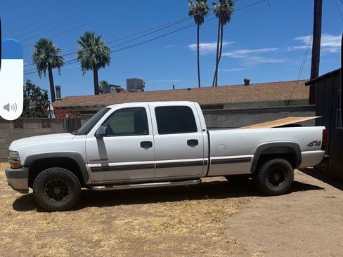 Used 2001 Chevrolet Silverado 2500 LS AWD/4WD image 1