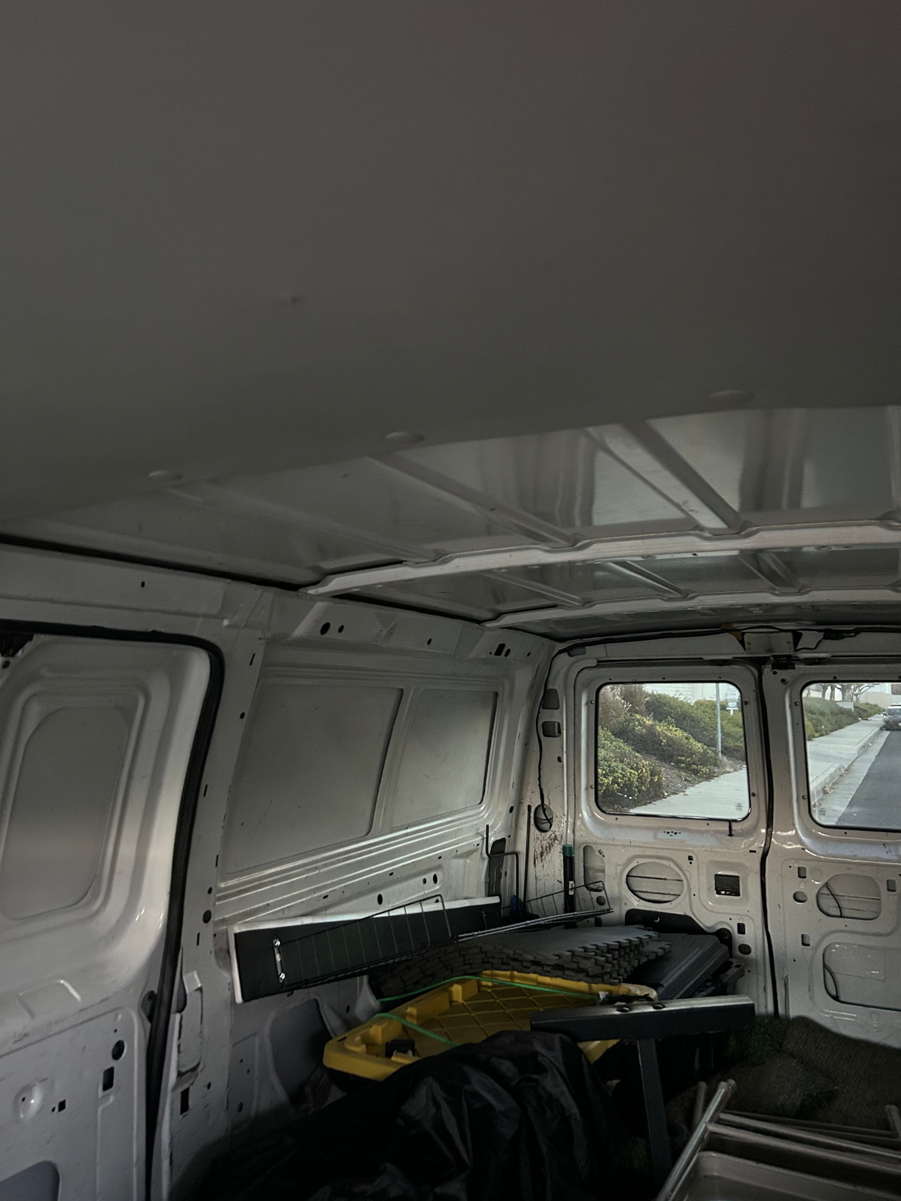 Used 2004 Ford E-150 and Econoline 150 RWD image 4