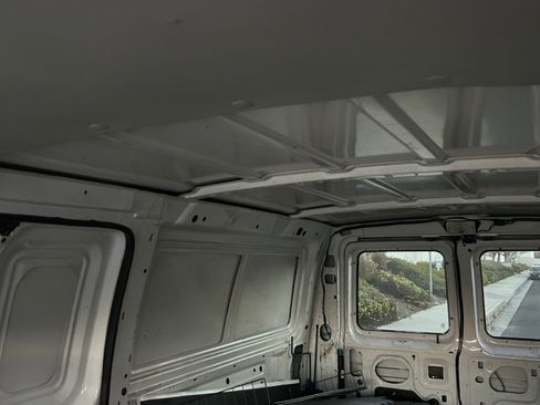 Used 2004 Ford E-150 and Econoline 150 image 4