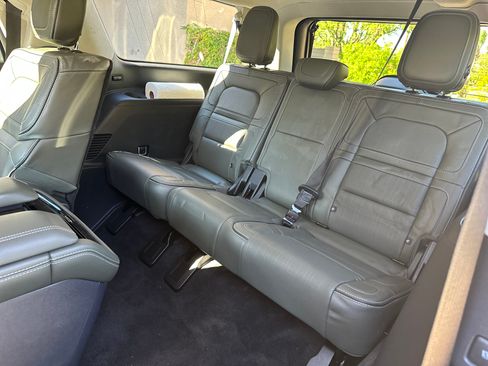 Used 2022 Lincoln Navigator L Black Label image 8