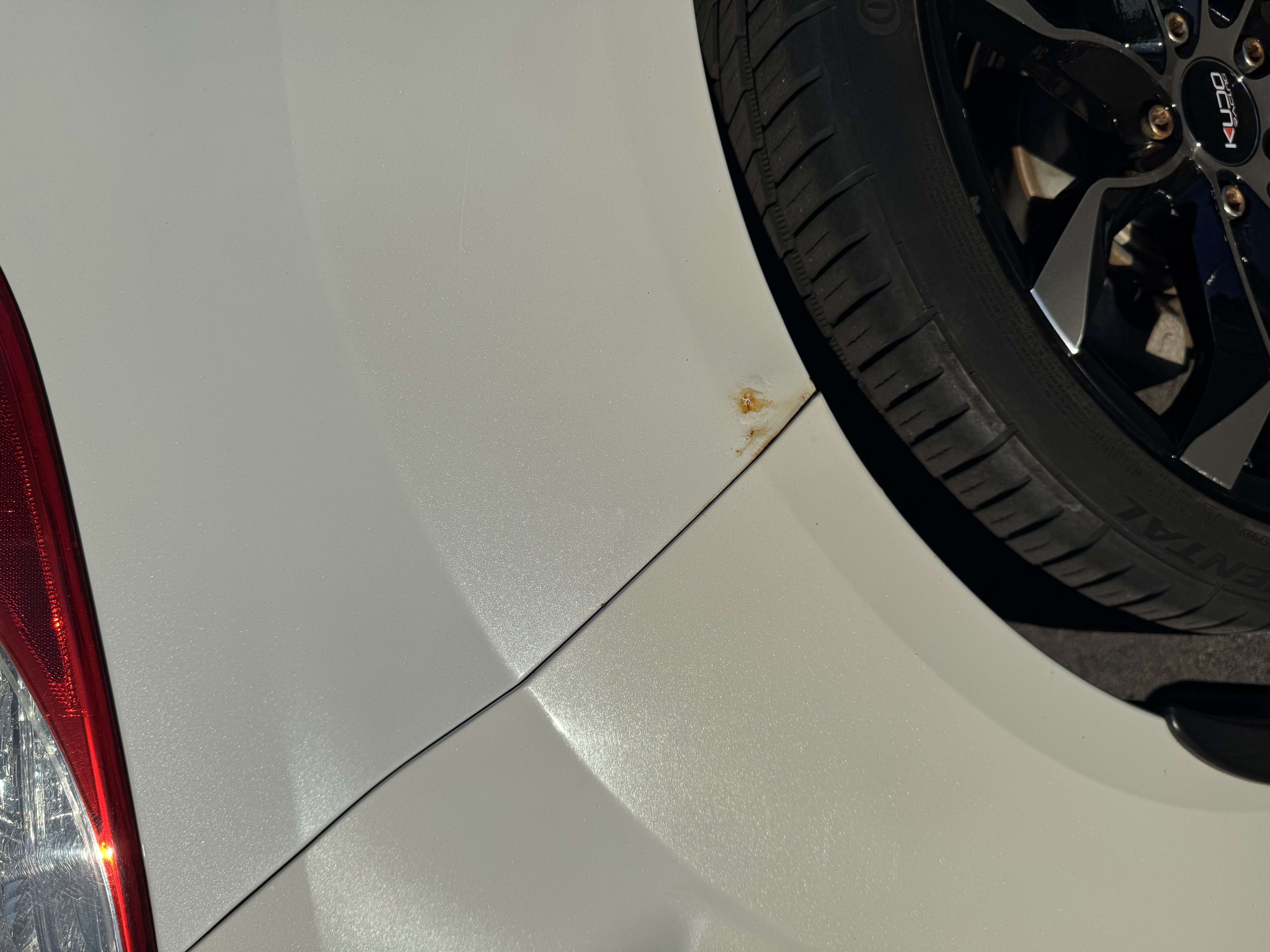 Used 2013 Hyundai Veloster Turbo FWD image 24