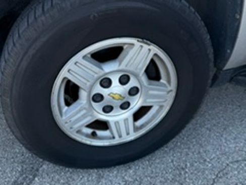 Used 2007 Chevrolet Suburban LS RWD image 22