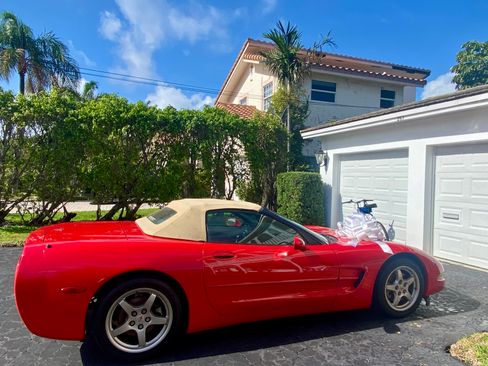 Used 2000 Chevrolet Corvette Convertible w/ Memory Pkg image 10