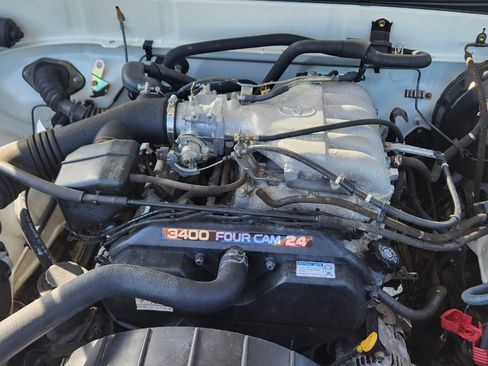 Used 2002 Toyota Tundra 2WD Regular Cab image 2