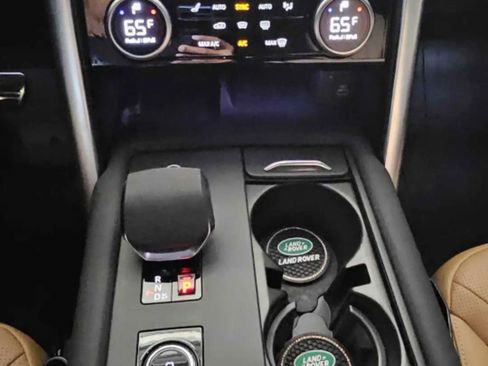 Used 2023 Land Rover Discovery HSE R-Dynamic image 9