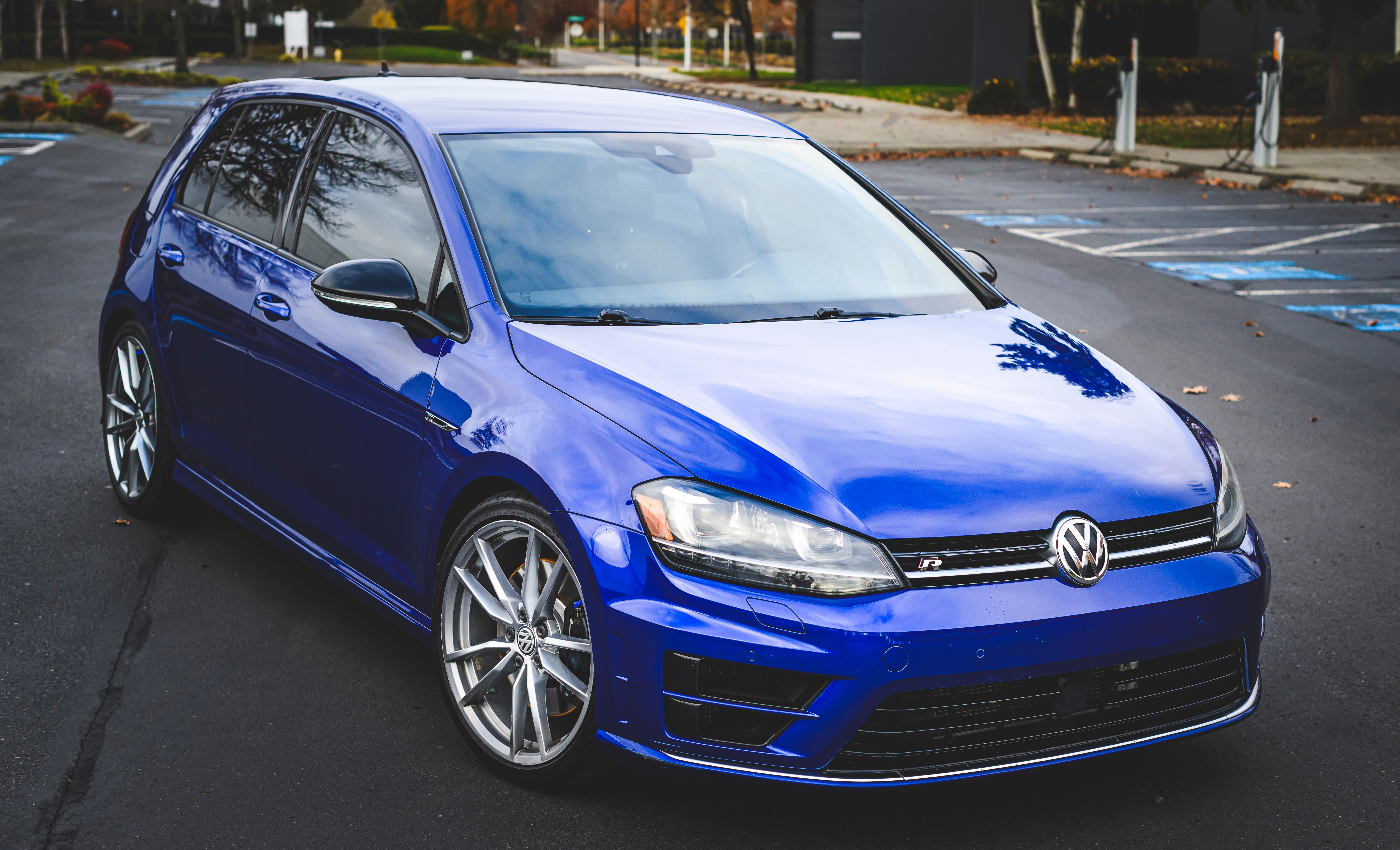 Used 2017 Volkswagen Golf R 4-Door AWD/4WD image 5