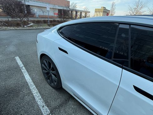 Used 2020 Tesla Model S Performance image 9