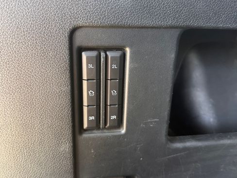 Used 2020 Ford Expedition Limited RWD image 18
