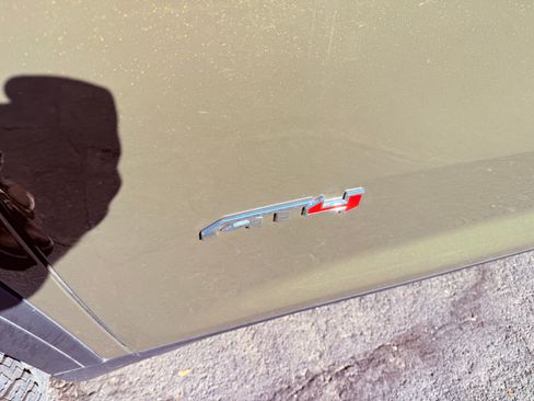 Used 2024 GMC Acadia AT4 w/ Luxury Package image 14