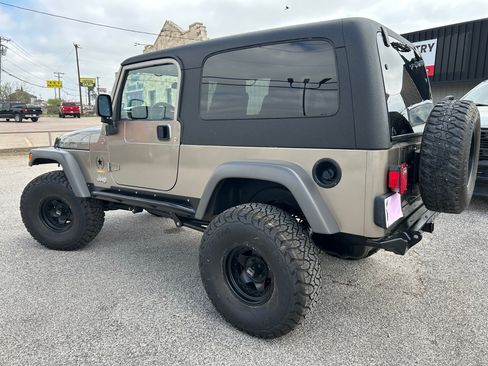 Used 2005 Jeep Wrangler Unlimited Rubicon w/ Sahara Edition Group image 5