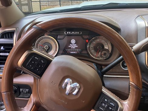 Used 2021 RAM 3500 Limited image 11