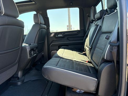 Used 2026 GMC Sierra 2500 AT4X image 7