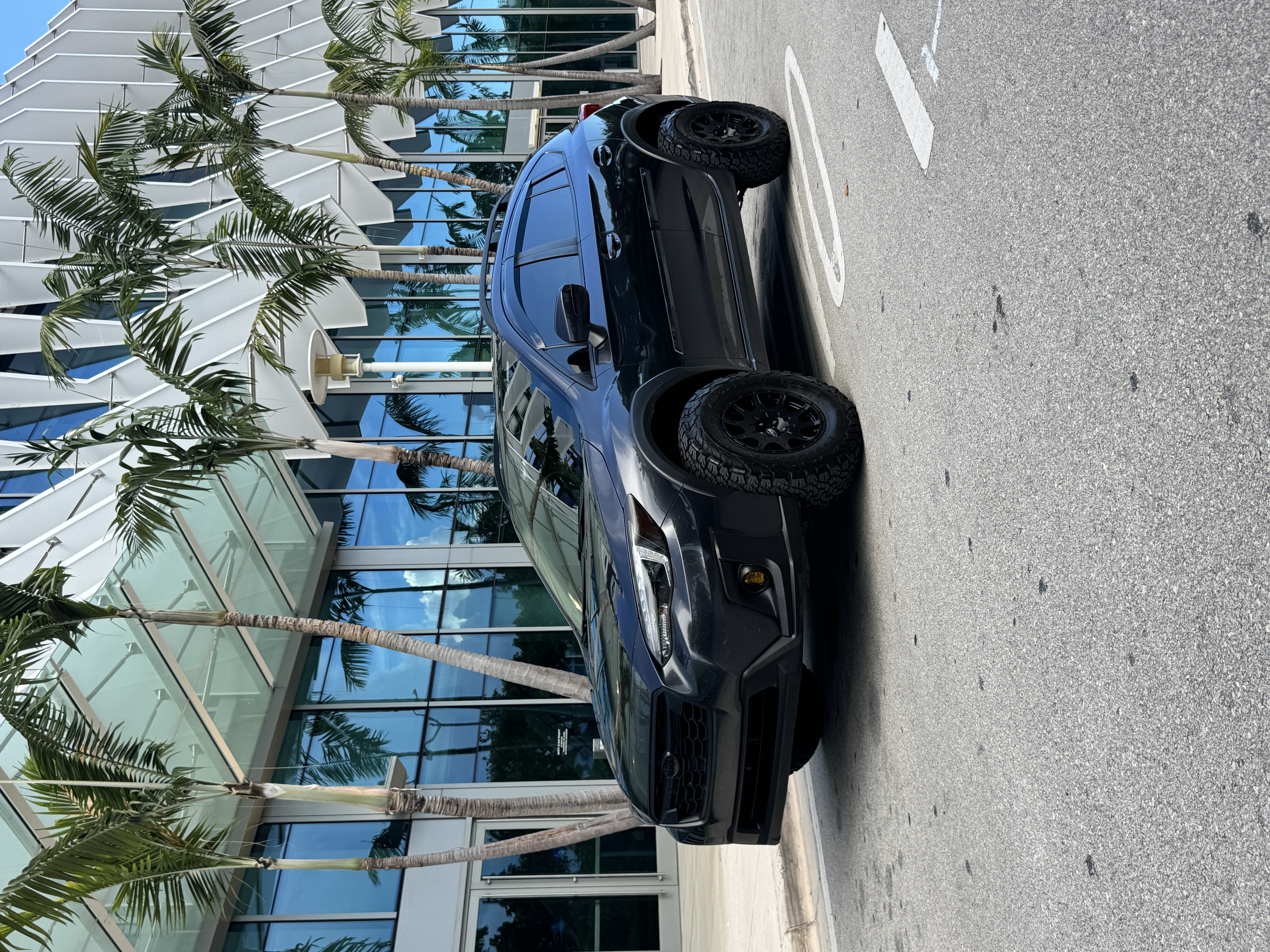 Used 2019 Subaru Crosstrek 2.0i Limited w/ Moonroof Package w/Navigation AWD/4WD image 1