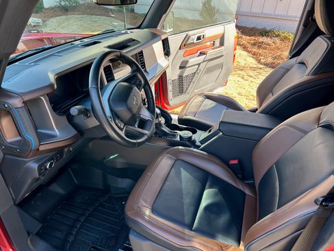 Used 2022 Ford Bronco Outer Banks image 16