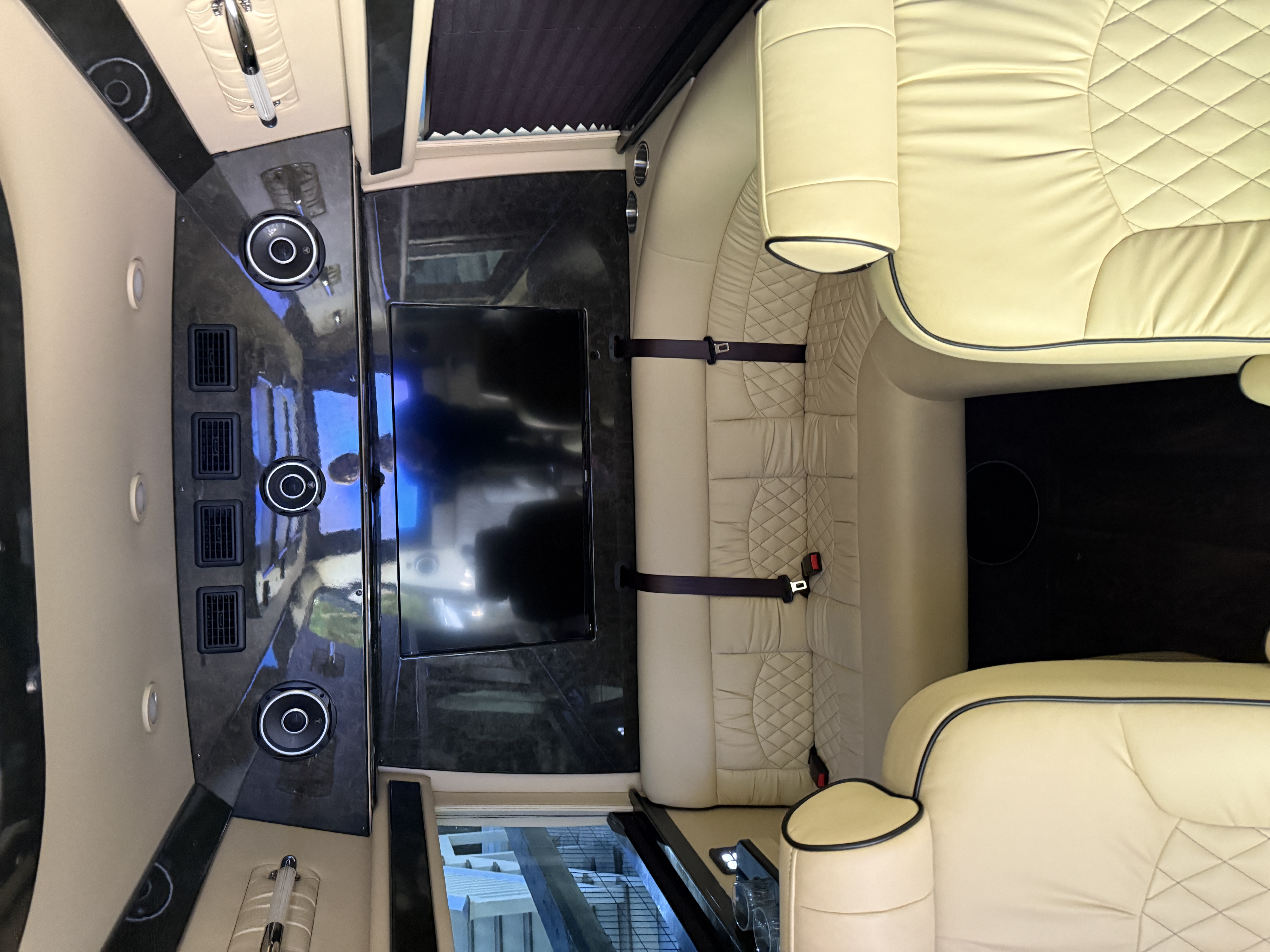 Used 2018 Mercedes-Benz Sprinter 3500 image 4