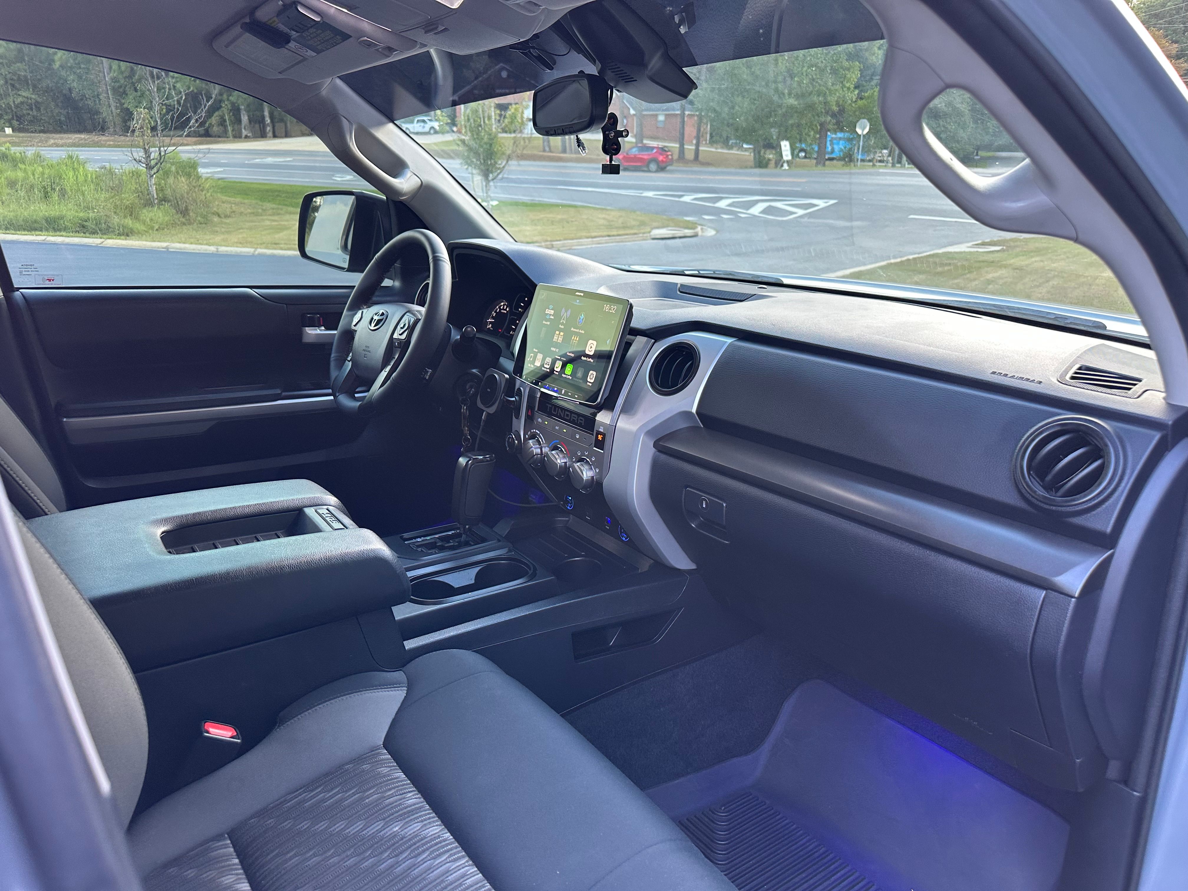Used 2019 Toyota Tundra SR5 w/ SR5 Upgrade Package AWD/4WD image 14