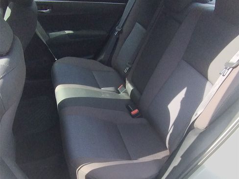 Used 2018 Toyota Corolla LE image 8