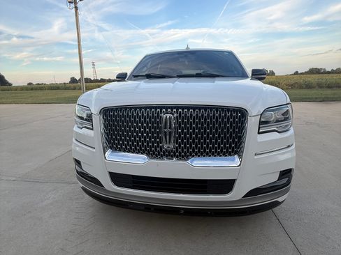 Used 2023 Lincoln Navigator Reserve AWD/4WD image 13