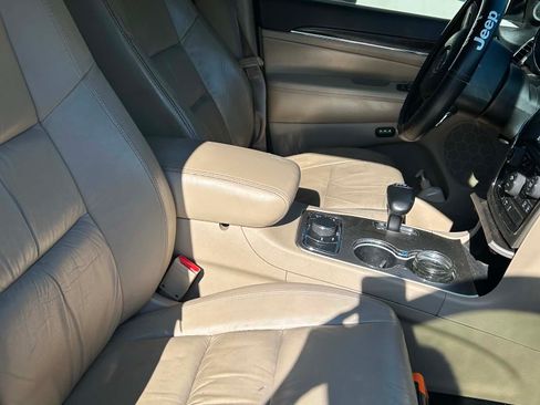 Used 2014 Jeep Grand Cherokee Limited AWD/4WD image 16